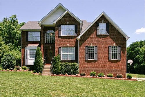 Wonderful 5 acre retreat!