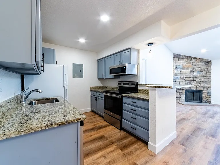 10150 E Virginia Ave #19-301 — Photo 5