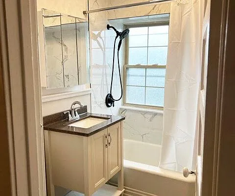 1009 Madison St #9 — Photo 4
