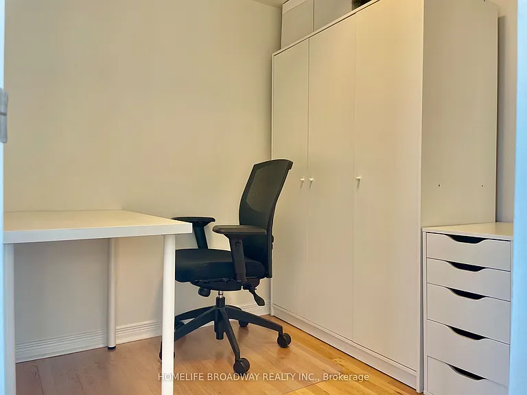 736 Spadina Ave #715 — Photo 5