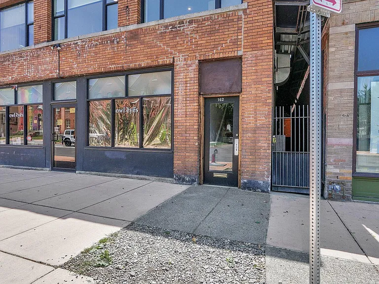 162 Allen St #4 — Photo 12