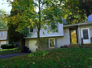 4144 Tommys Trl, Liverpool, NY 13090