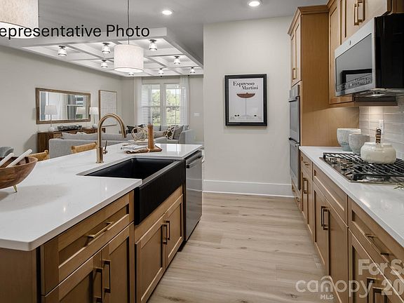 4th image of 1429 Twin Leaf Rd