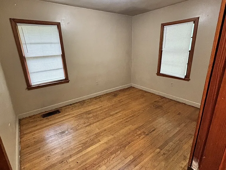 9 Waverly Dr — Photo 16