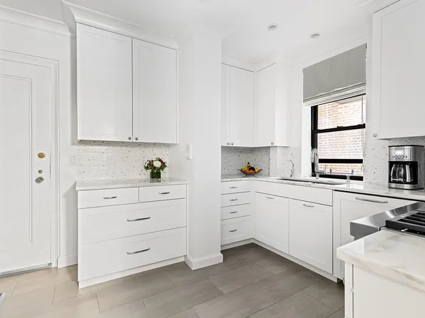 174 West 76th Street image 5 of 9