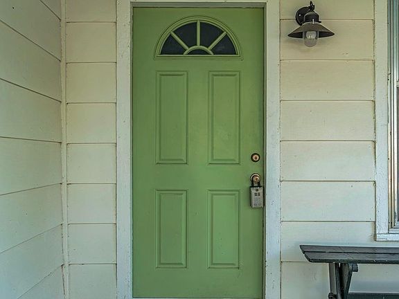 5th image of 1040 Pennsylvania St