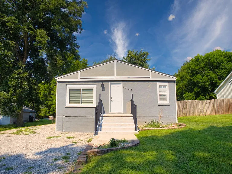 3494 Ludlow Ave — Photo 1