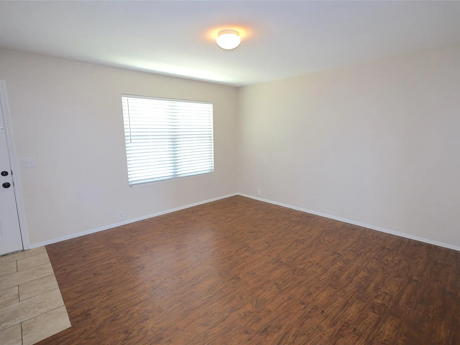 4 bed, 2.5 bath, 1947 sqft, $2,150 — Photo 4