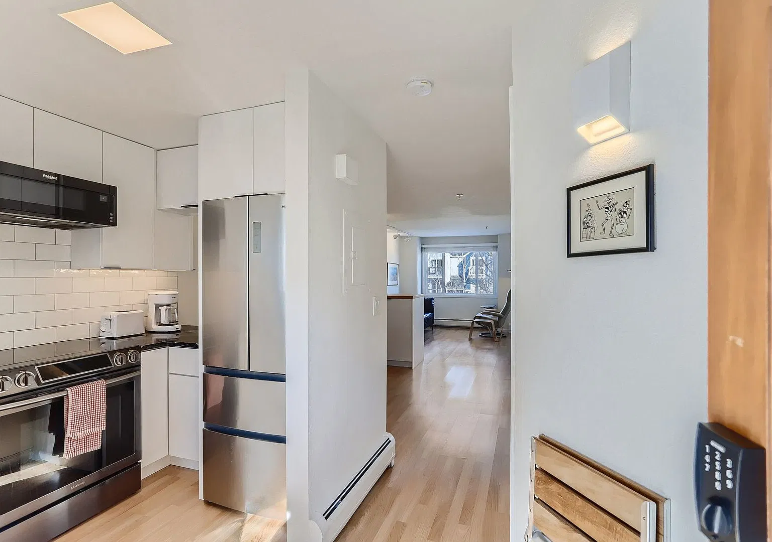 Pearl Street 1BR | Walkable, Remodeled, Covered Parking — Photo 1