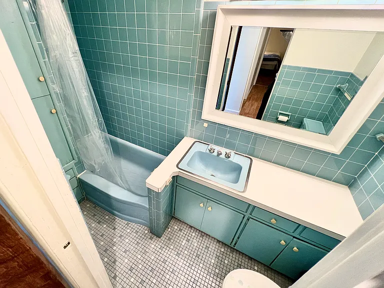 4046 Gratiot Ave — Photo 21