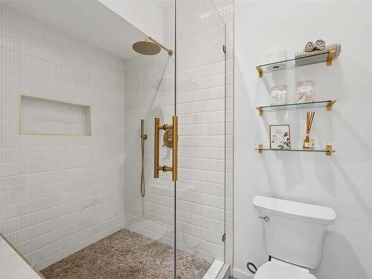 1500 Woodlawn Blvd #11 — Photo 20