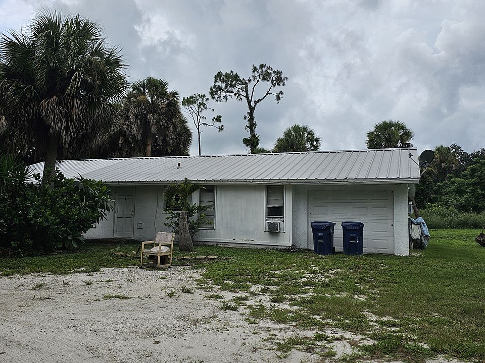 2nd image of 425 N Jackson Rd