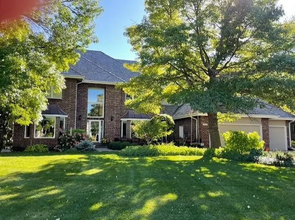 7016 Weston Cir, Edina, MN 55439