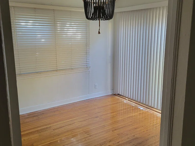 430 Monroe Dr — Photo 12