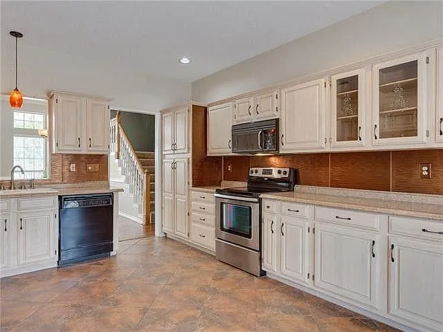 4375 Timberglen Rd — Photo 12