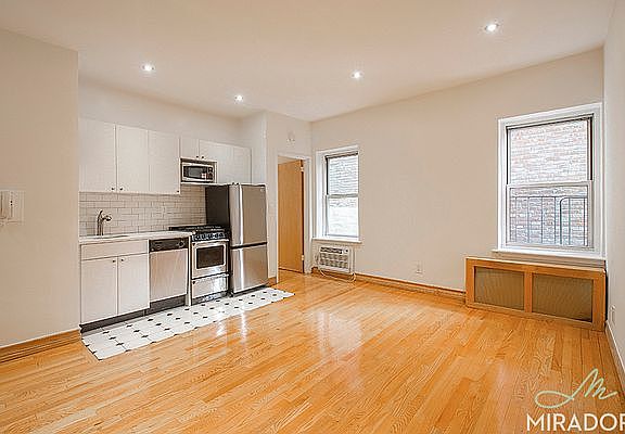 3rd image of 440 E 85th St APT 5C