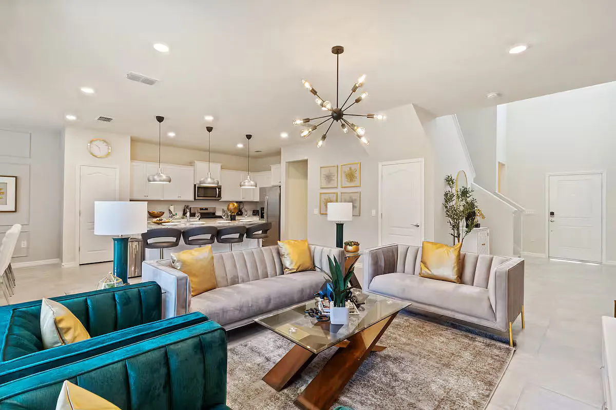 5 bed, 3280 sqft, $3,400 — Photo 3