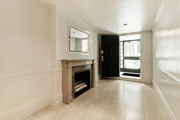 Rented by Sotheby's International Realty | media 39