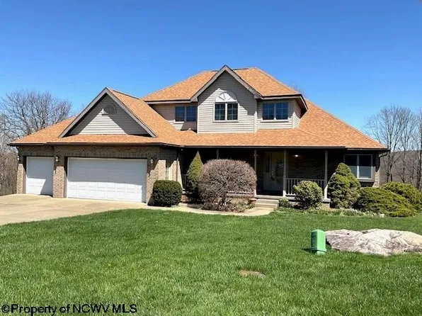 1525 Castle Ct, Morgantown, WV 26508