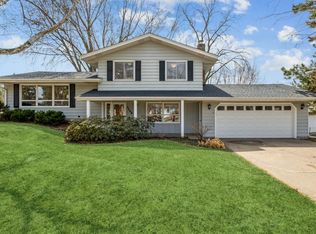 2488 Hillside Rd, White Bear Lake, MN 55110