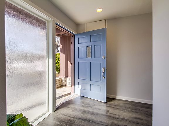 5th image of 3621 Vista Campana S Unit 67