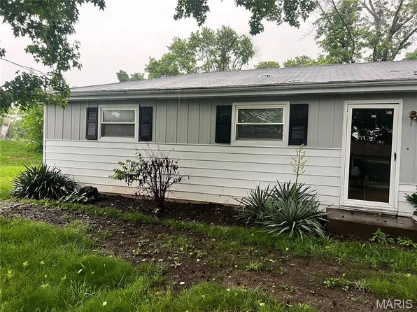 3333 Dale Dr, Imperial, MO 63052