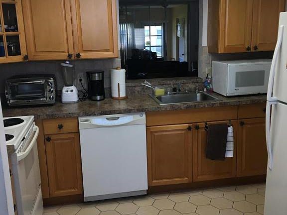 4th image of 7 Willowbrook Ln APT 105