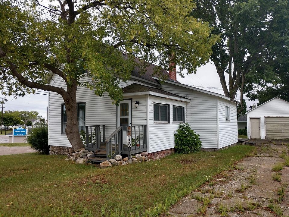 1st image of 139 E Ira St