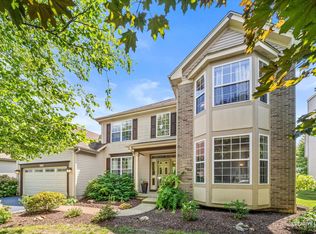 275 Hampton Rd, Sugar Grove, IL 60554