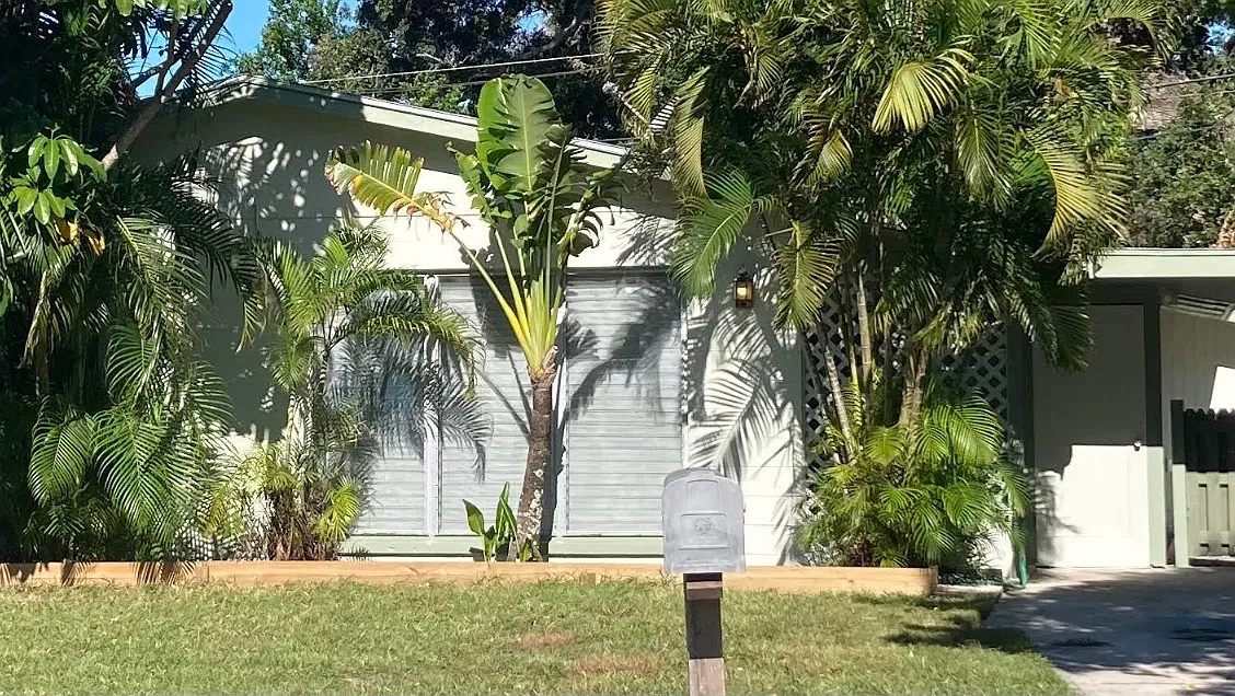 3 bed, 994 sqft, $1,850 — Photo 1