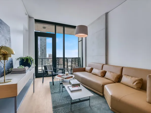 610 Davis St #1811, Austin, TX 78701