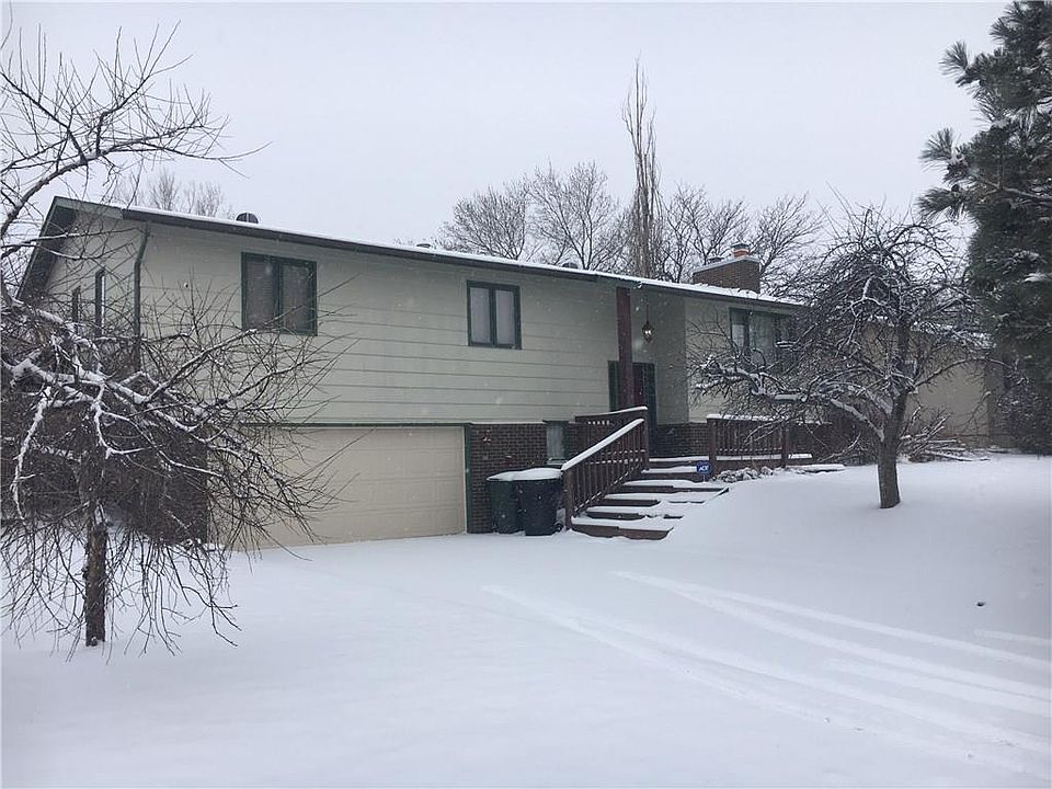 2nd image of 365 Stewart Ct S
