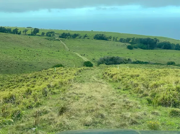 Mountain House Rd, Naalehu, HI 96772