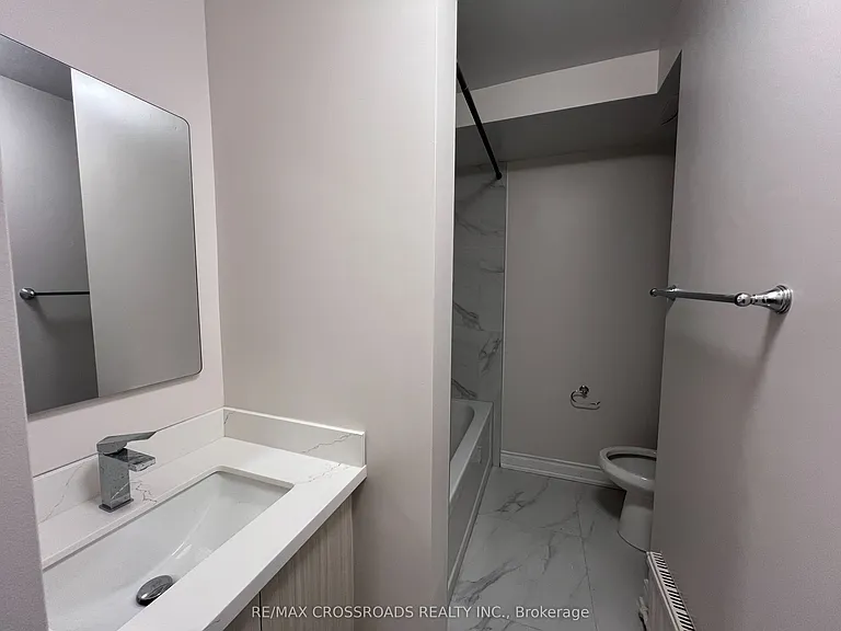 1324B Gerrard St E #1 — Photo 8