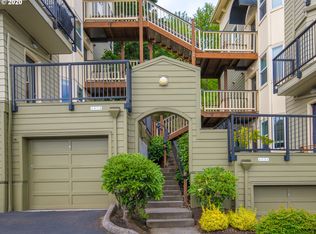 405 NW Uptown Ter APT 1B, Portland, OR 97210