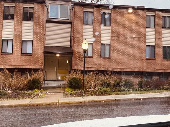 Front entrance 1811 Snow Meadow Ln