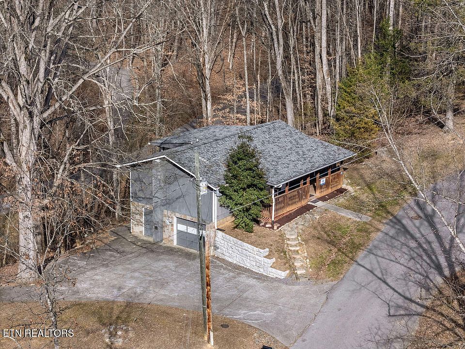 1st image of 2106 Hickory Manor Rd