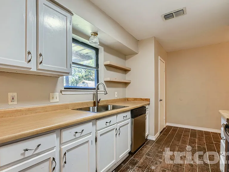 716 Fair Meadows Dr — Photo 6