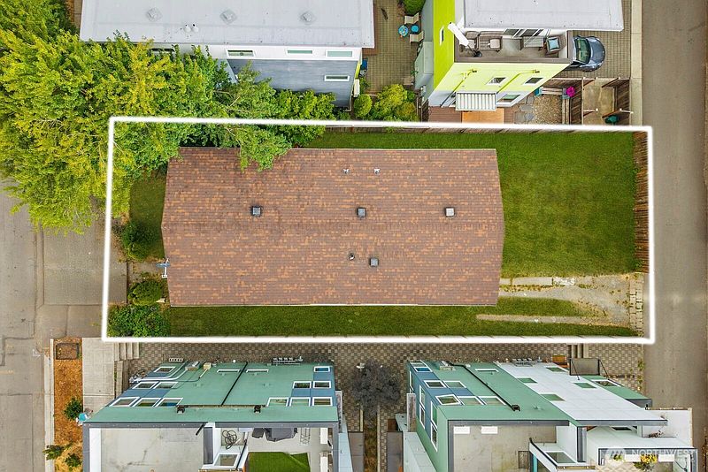 4th image of 3632 36th Avenue S