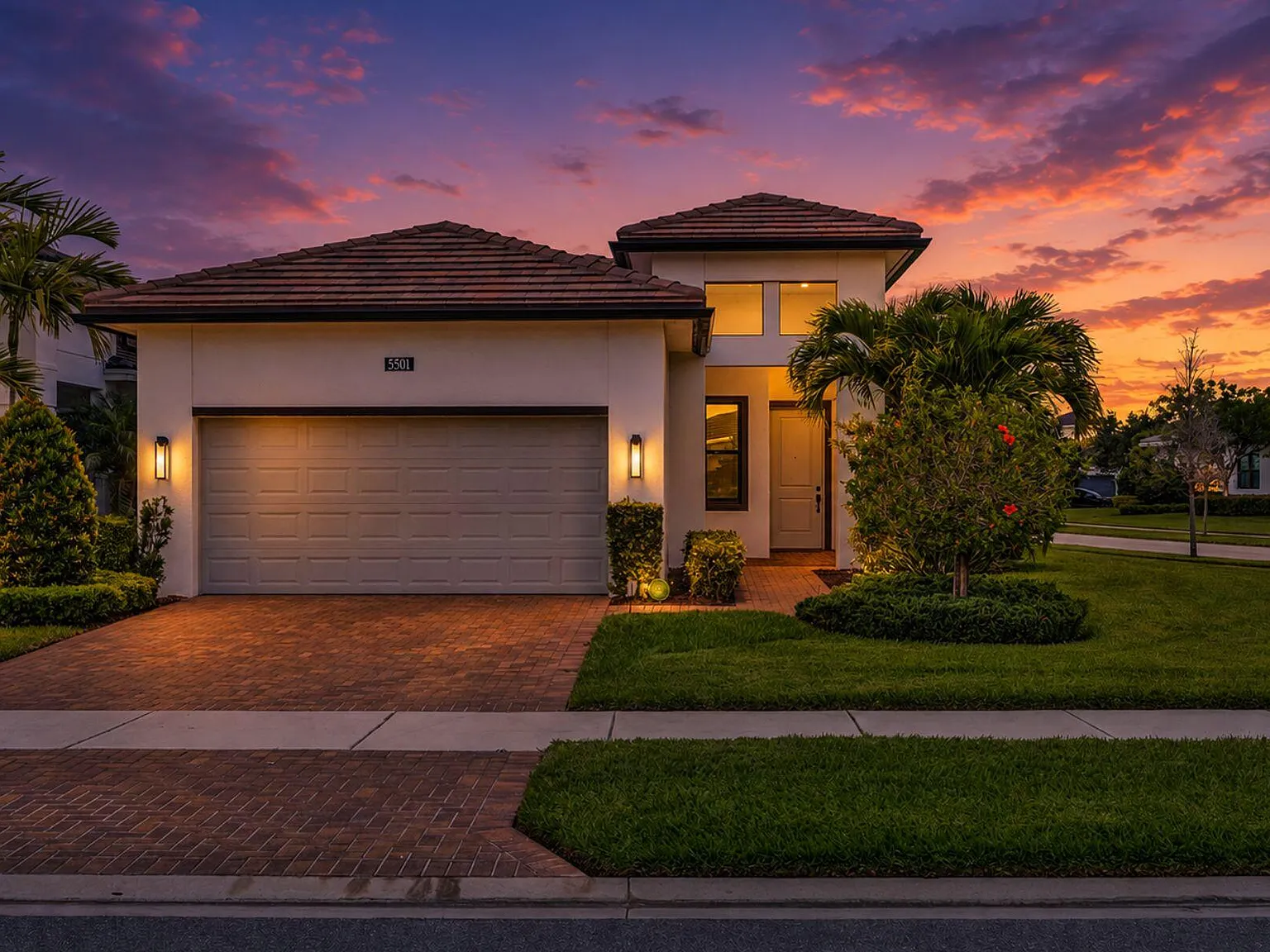 3 bed, 2.0 bath, 1855 sqft, $3,200 — Photo 2