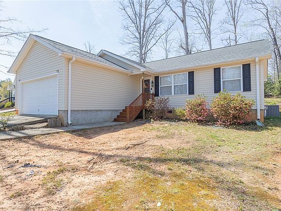 2nd image of 107 Brookside Cir
