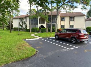 339 Knotty Pine Cir APT A-1, Greenacres, FL 33463