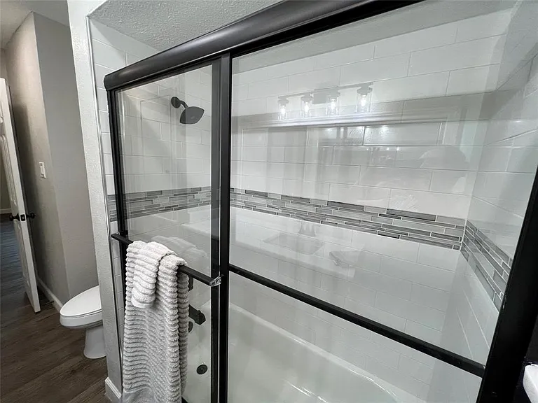 1811 Erwin Pl — Photo 12