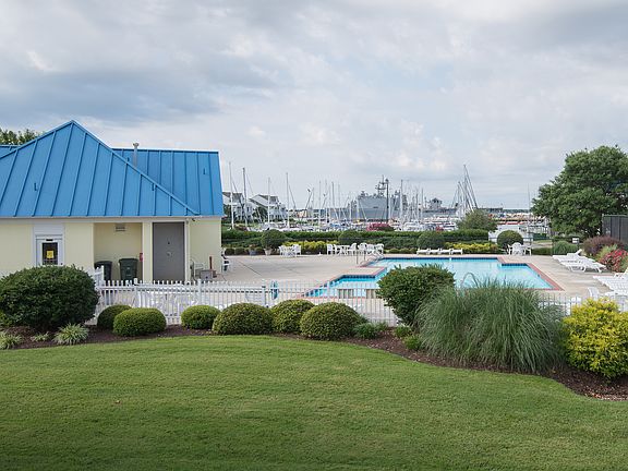 4th image of 9532 Bay Front Dr