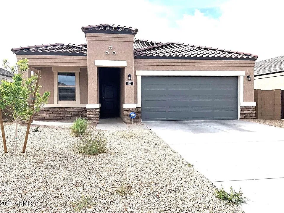 1251 E Eric Pl