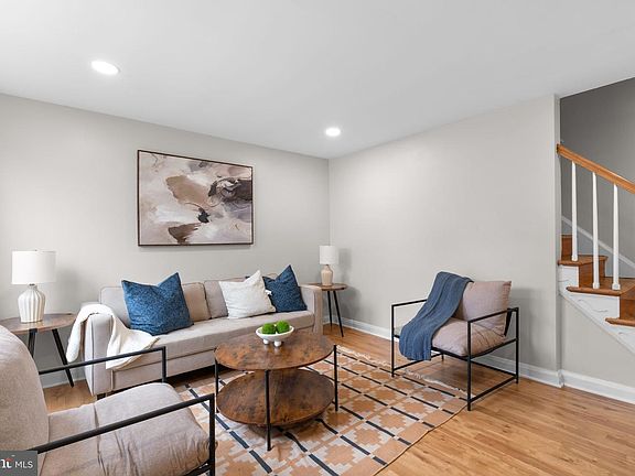 4th image of 611 Lucia Ave