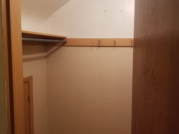 5th image of 5033 Henry St