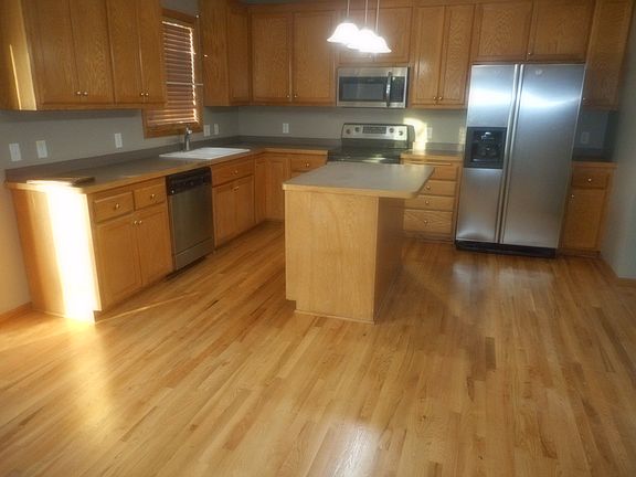3rd image of 10945 Eagle View Pl