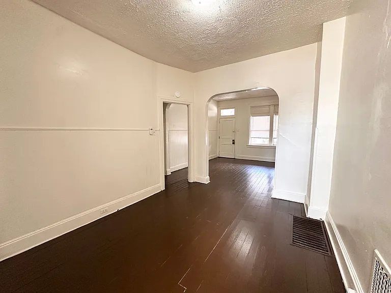 925 W College Ave — Photo 6
