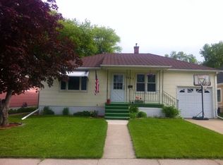 1027 1st St NE, Devils Lake, ND 58301